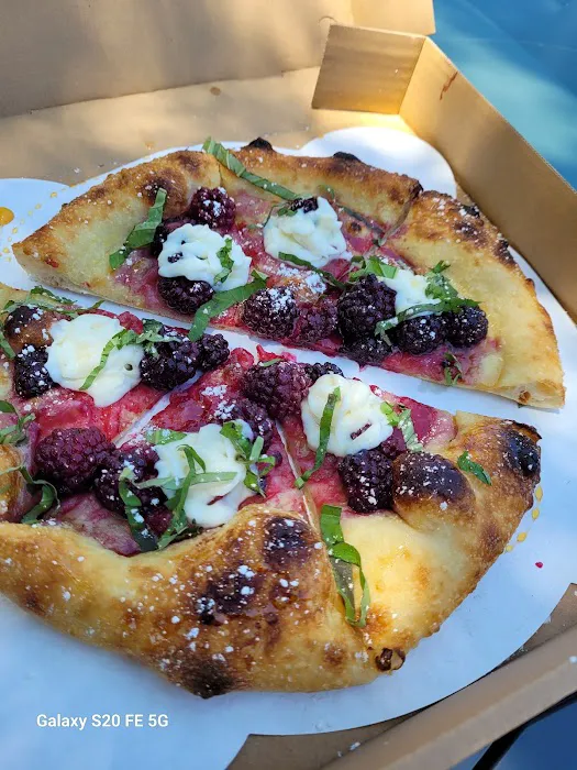 99 Craft Pizza Picture 2