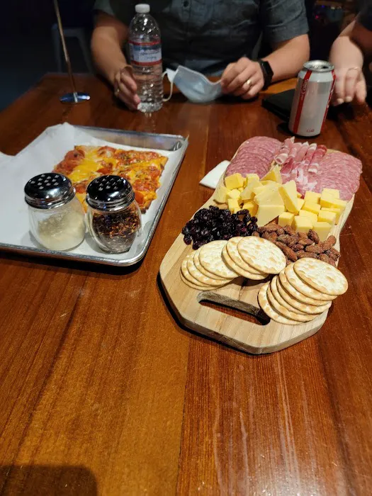 Tap & Cellar Picture 3