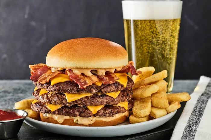 Red Robin Gourmet Burgers and Brews Picture 2
