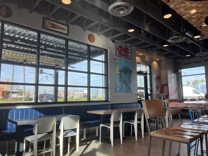 Raising Cane’s Chicken Fingers Picture 6