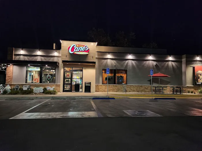 Raising Cane’s Chicken Fingers Picture 1