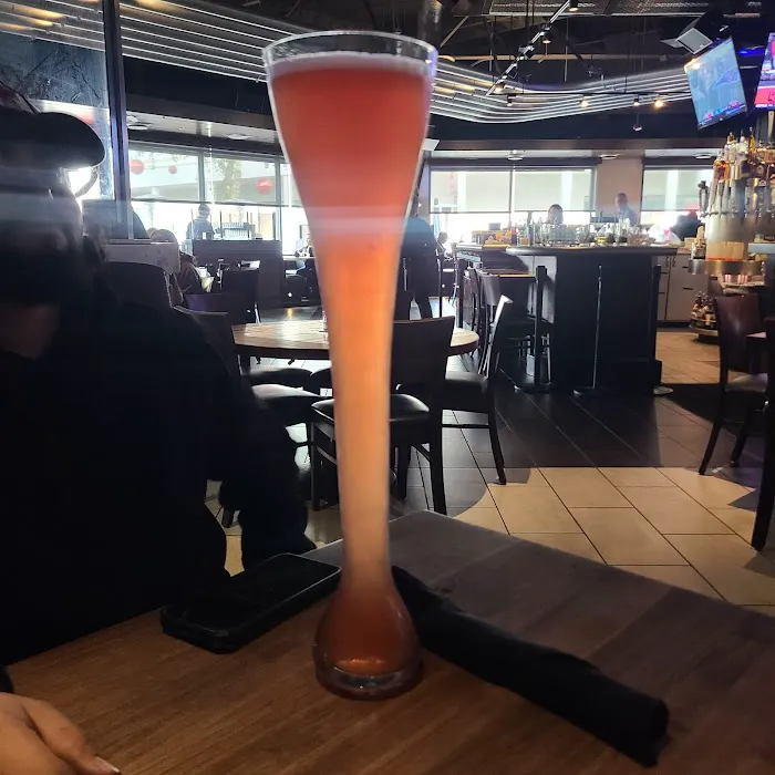 Yard House Picture 3