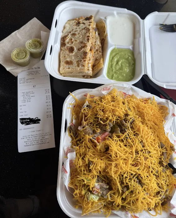 Robertitos Taco Shop Picture 6