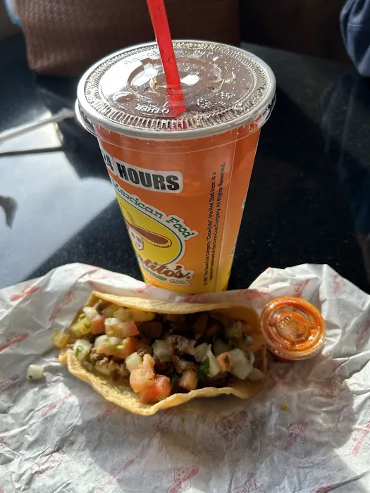 Robertitos Taco Shop Picture 2