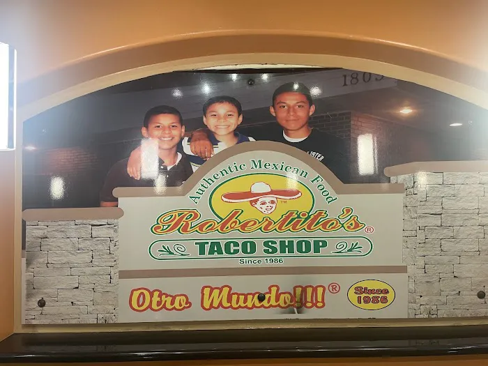 Robertitos Taco Shop Picture 1