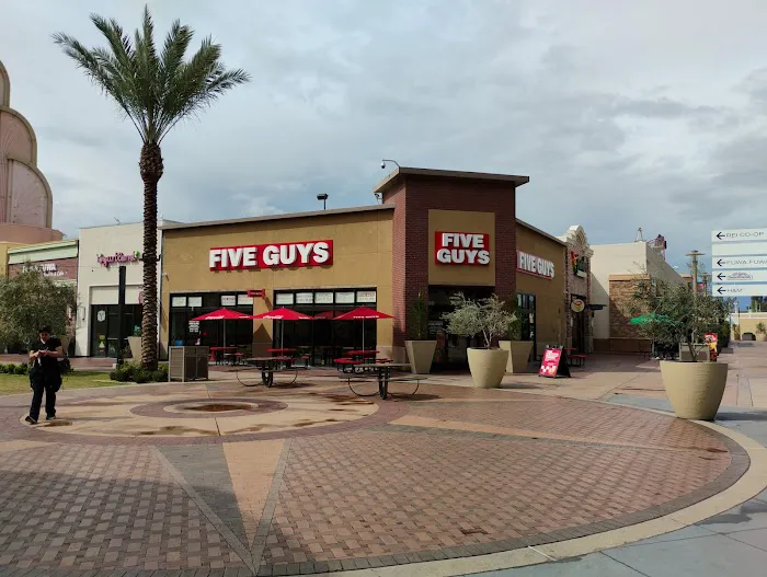 Five Guys Picture 6