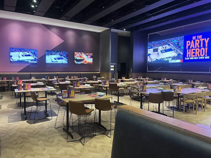 Dave & Buster's Fresno Picture 8