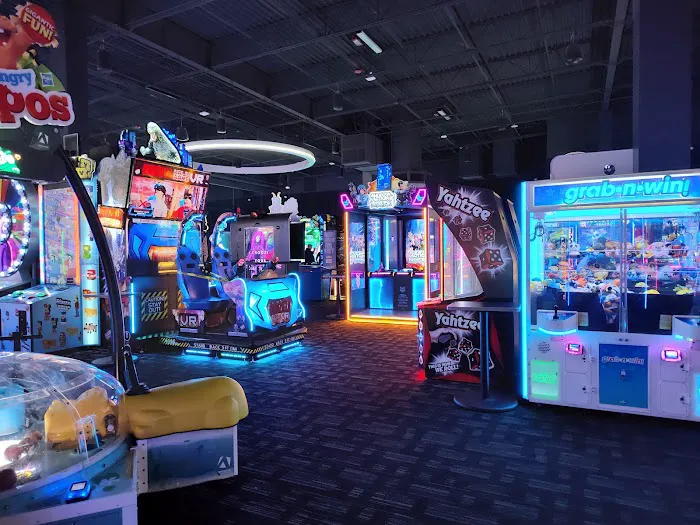 Dave & Buster's Fresno Picture 6