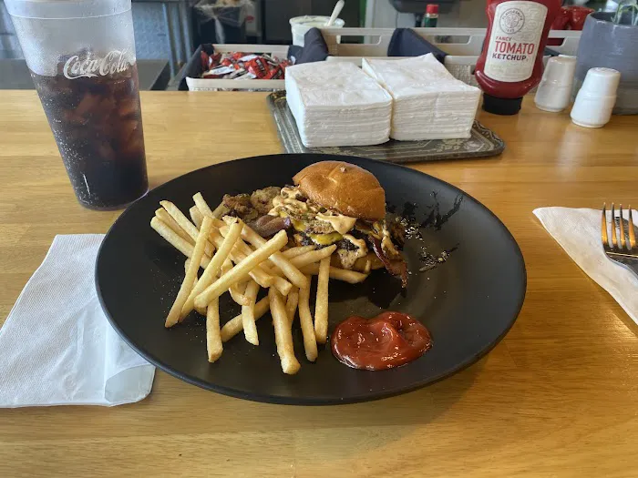 Smash Bros Bistro Picture 4