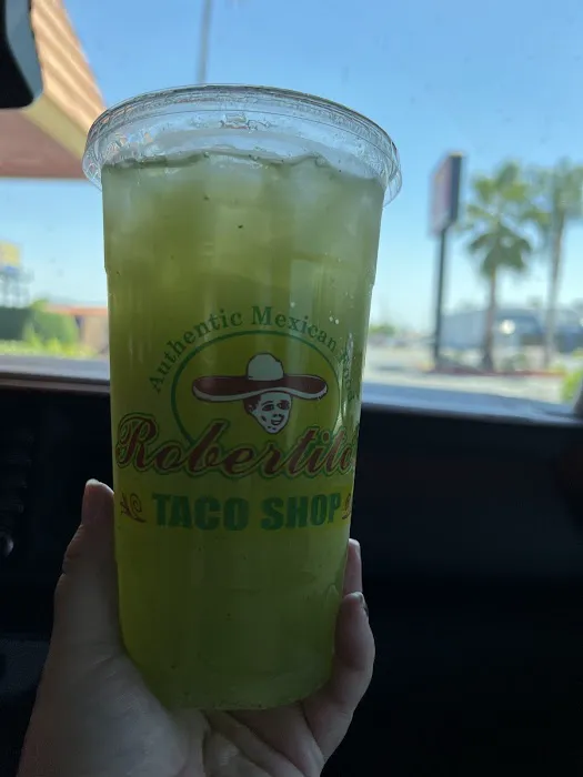 Robertito's Taco Shop Picture 8
