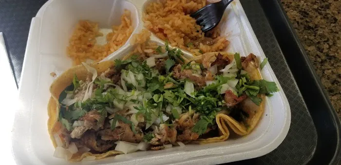 Robertito's Taco Shop Picture 3