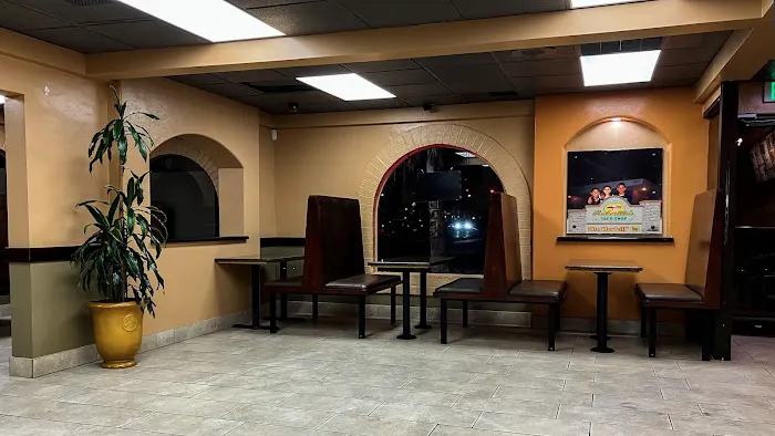 Robertito's Taco Shop Picture 6