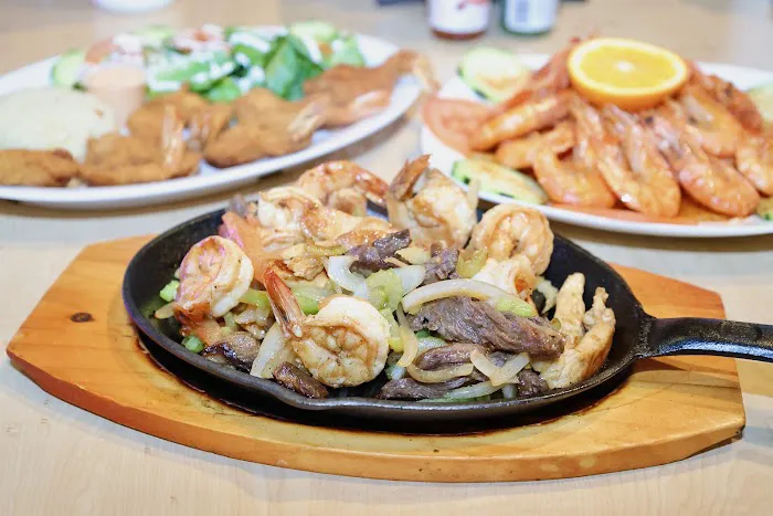 Mariscos El Malecon Picture 6