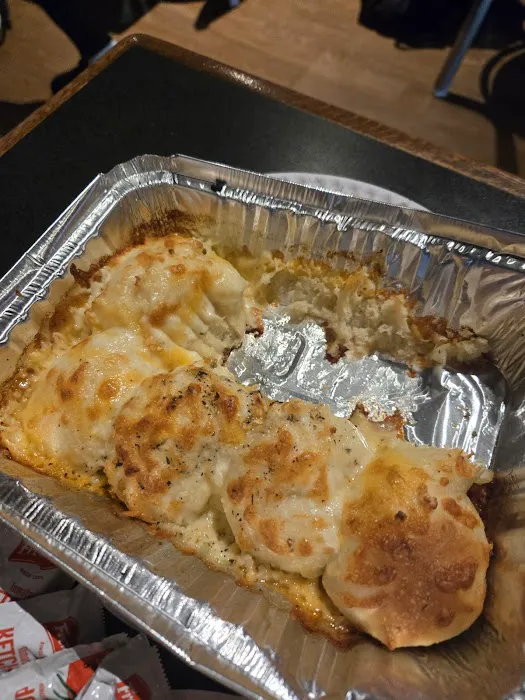 Me-n-Ed's Pizzeria Picture 4