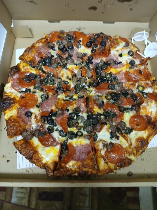 Me-n-Ed's Pizzeria Picture 3
