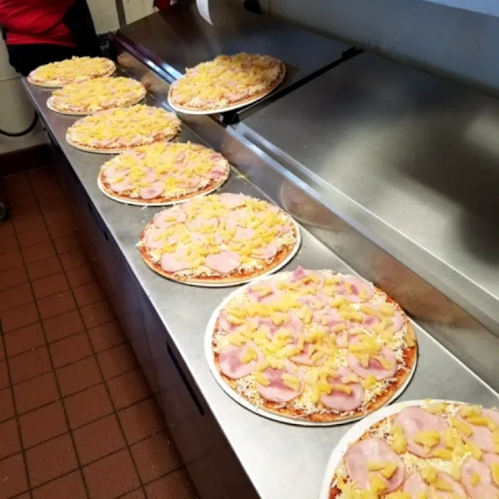 Me-n-Ed's Pizzeria Picture 10