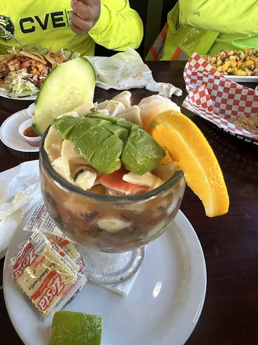 Tacos y Mariscos Las Espuelas Picture 4