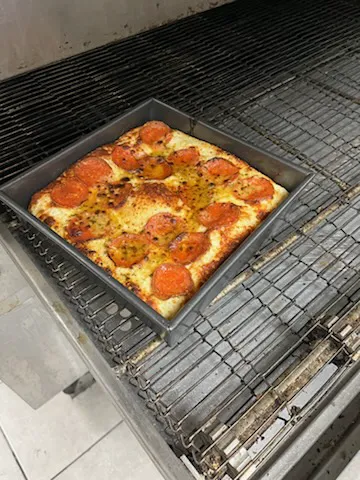 Hot Rod Willy’s Pizza Picture 10