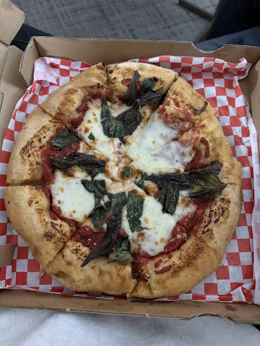 Hot Rod Willy’s Pizza Picture 5
