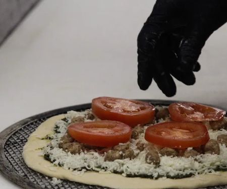 Hot Rod Willyu2019s Pizza