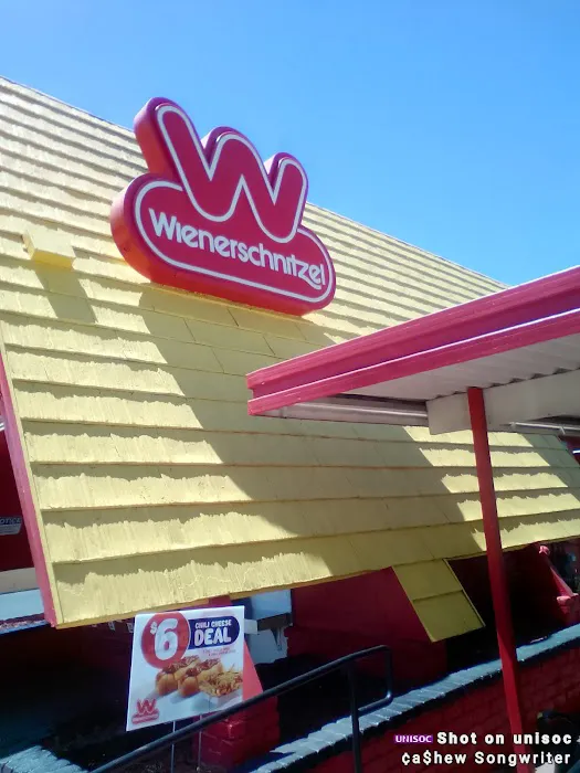 Wienerschnitzel Picture 1