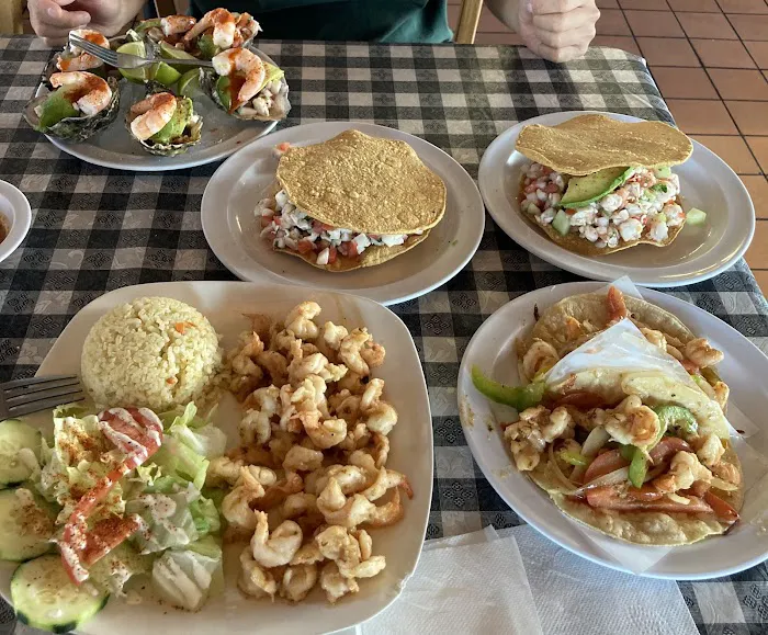 Mariscos El Pescador Picture 3