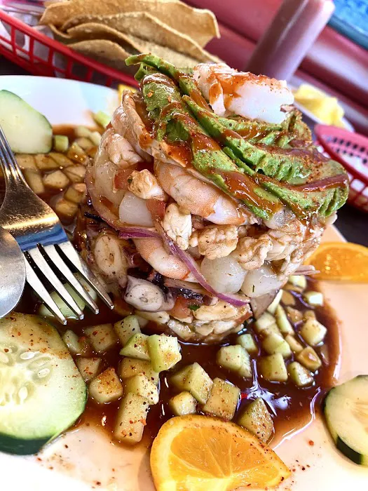 Mariscos El Pescador Picture 4
