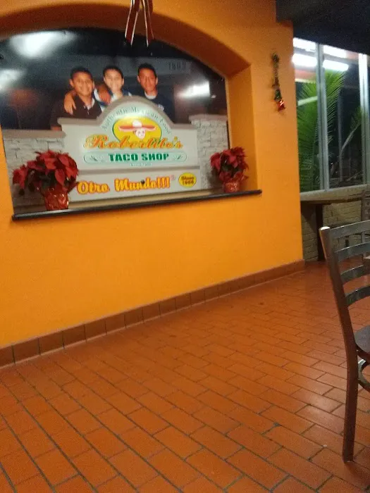 Robertito's Taco Shop Picture 7