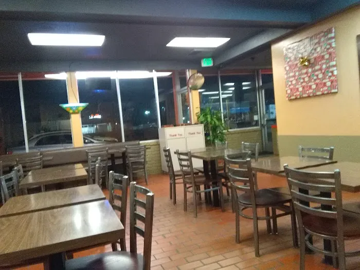 Robertito's Taco Shop Picture 8
