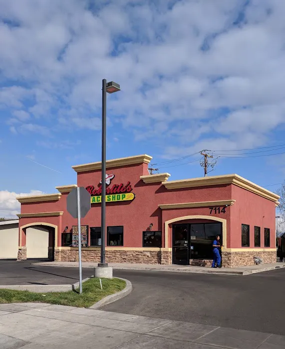 Robertito's Taco Shop Picture 9