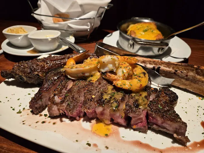 Fleming’s Prime Steakhouse & Wine Bar Picture 5