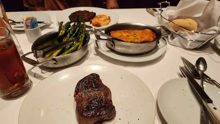 Fleming’s Prime Steakhouse & Wine Bar Picture 4