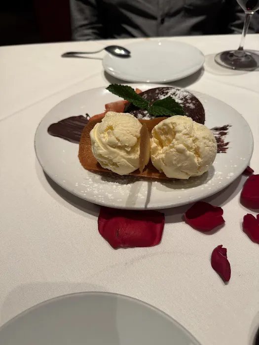 Fleming’s Prime Steakhouse & Wine Bar Picture 6