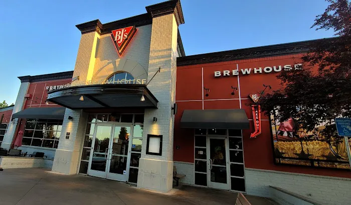 BJ's Restaurant & Brewhouse Picture 6