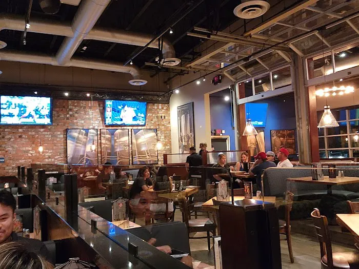 BJ's Restaurant & Brewhouse Picture 8
