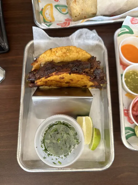 Fuego Taqueria y Restaurante Picture 10