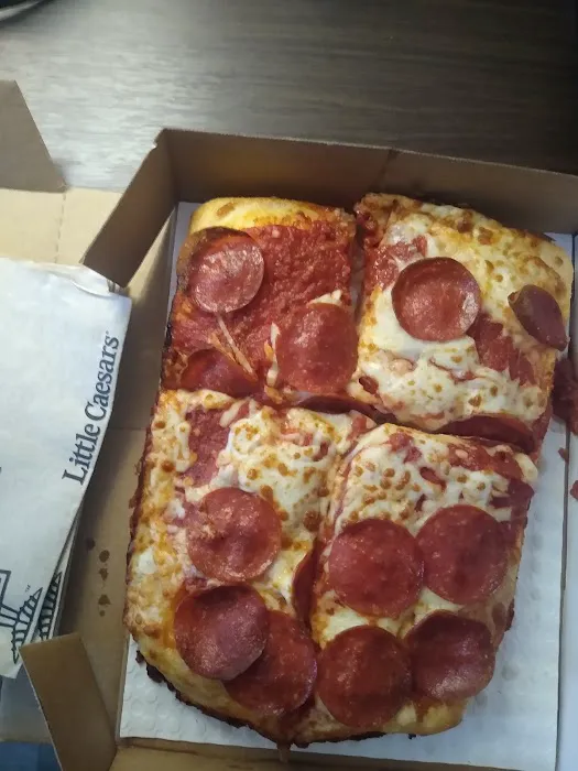 Little Caesars Pizza Picture 8