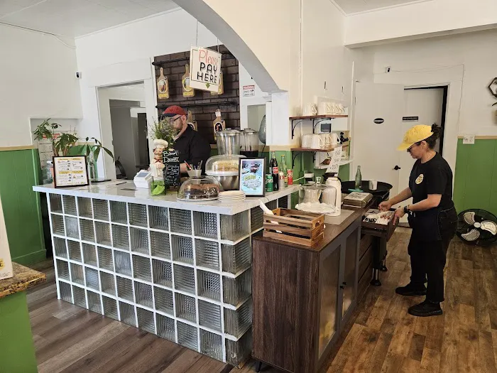 Vargas Morning Bloom Cafe Picture 2
