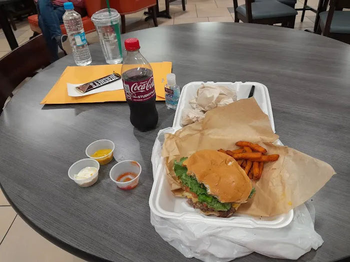 Luby's Etc. & Fuddruckers Express Picture 9