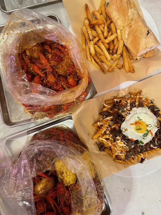 Crazy Cajun Seafood House - POST Market Picture 10
