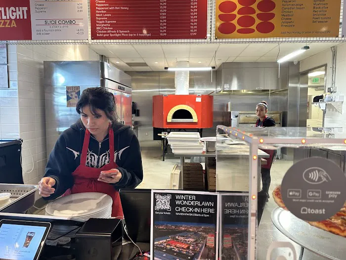 Spotlight Pizza Picture 9