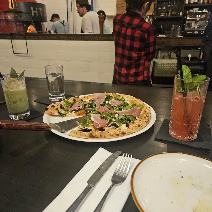 Coastline Pizzeria Picture 4