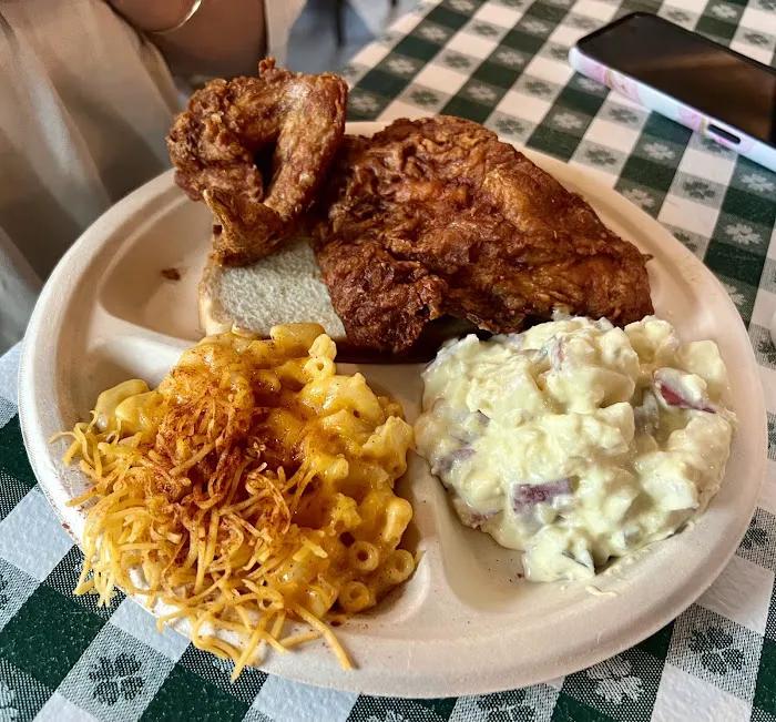 Gus's World Famous Fried Chicken Picture 1