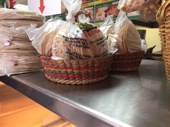 La Reyna Tortilleria Picture 3