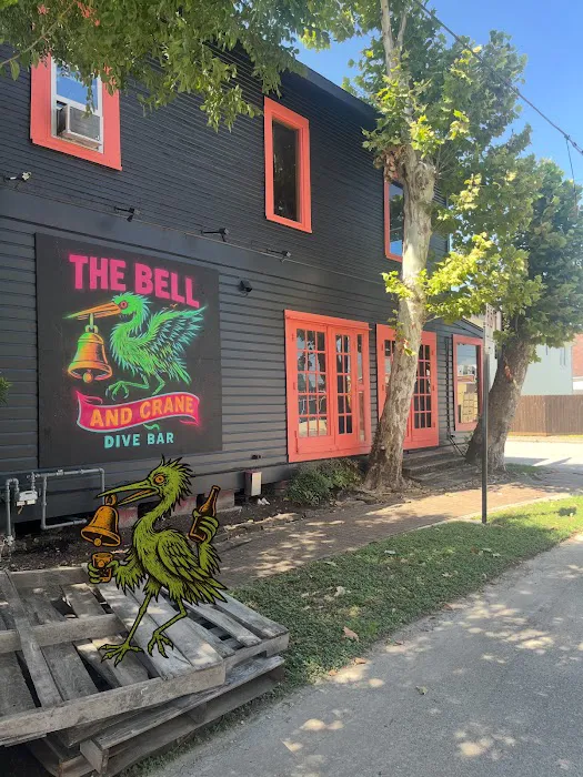 The Bell and Crane Picture 1