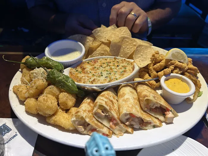 Aquarium Restaurant Picture 9