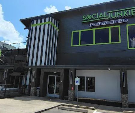 Social Junkie