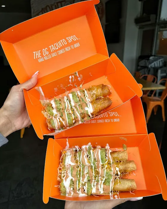 Roll-Em-Up Taquitos (Houston Heights) Picture 9