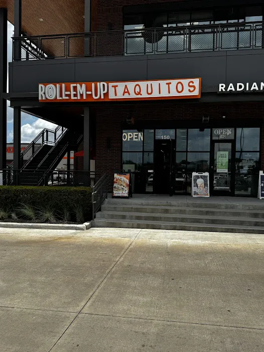 Roll-Em-Up Taquitos (Houston Heights) Picture 10