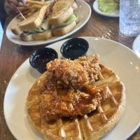 The Moonshiners Southern Table + Bar ico